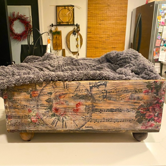 Other - Vintage Crate Pet Bed with Floral & Antique Clock Design
